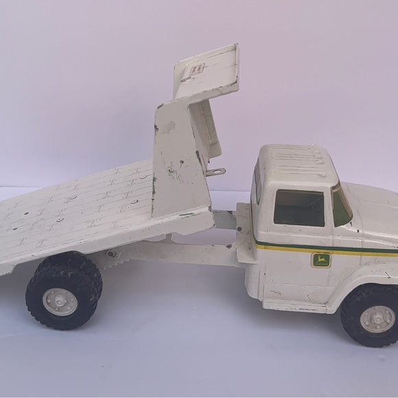 Vintage John Deere White Metal Dump Truck Toy Vehicle Farm Tractor - Picture 2 of 16